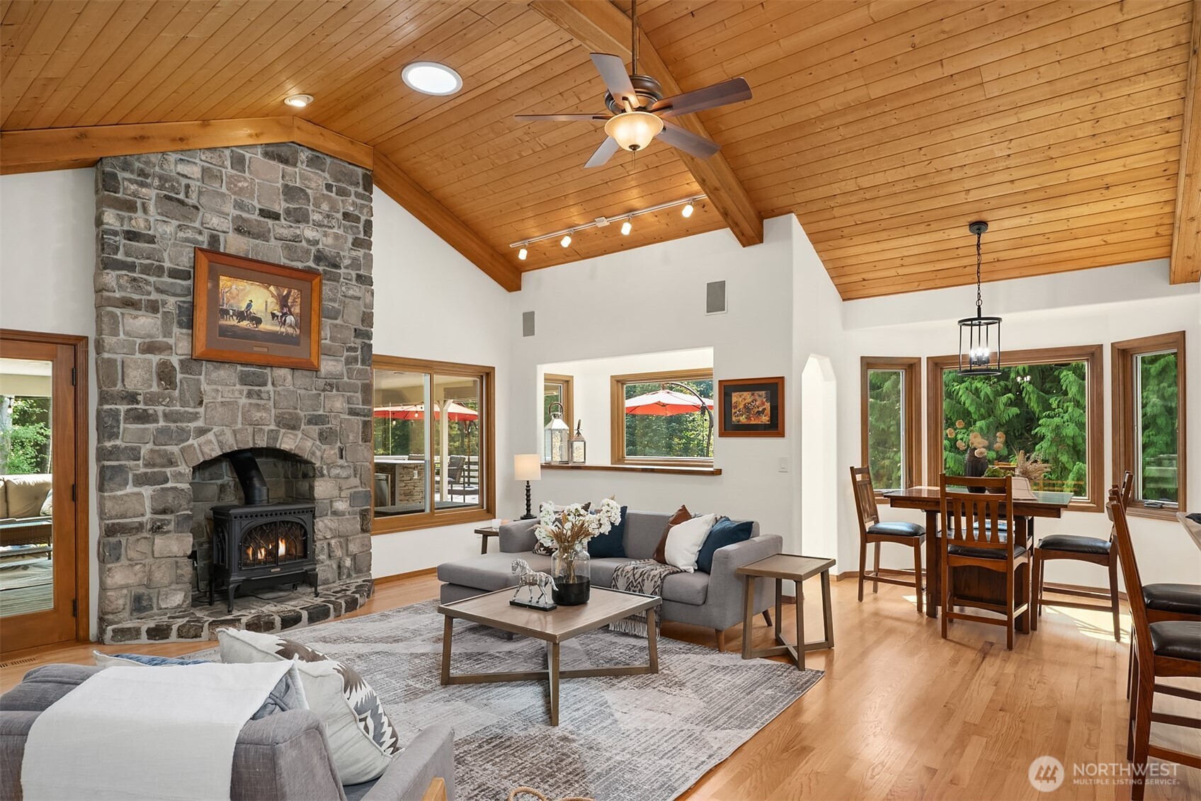 property viewer photo 8