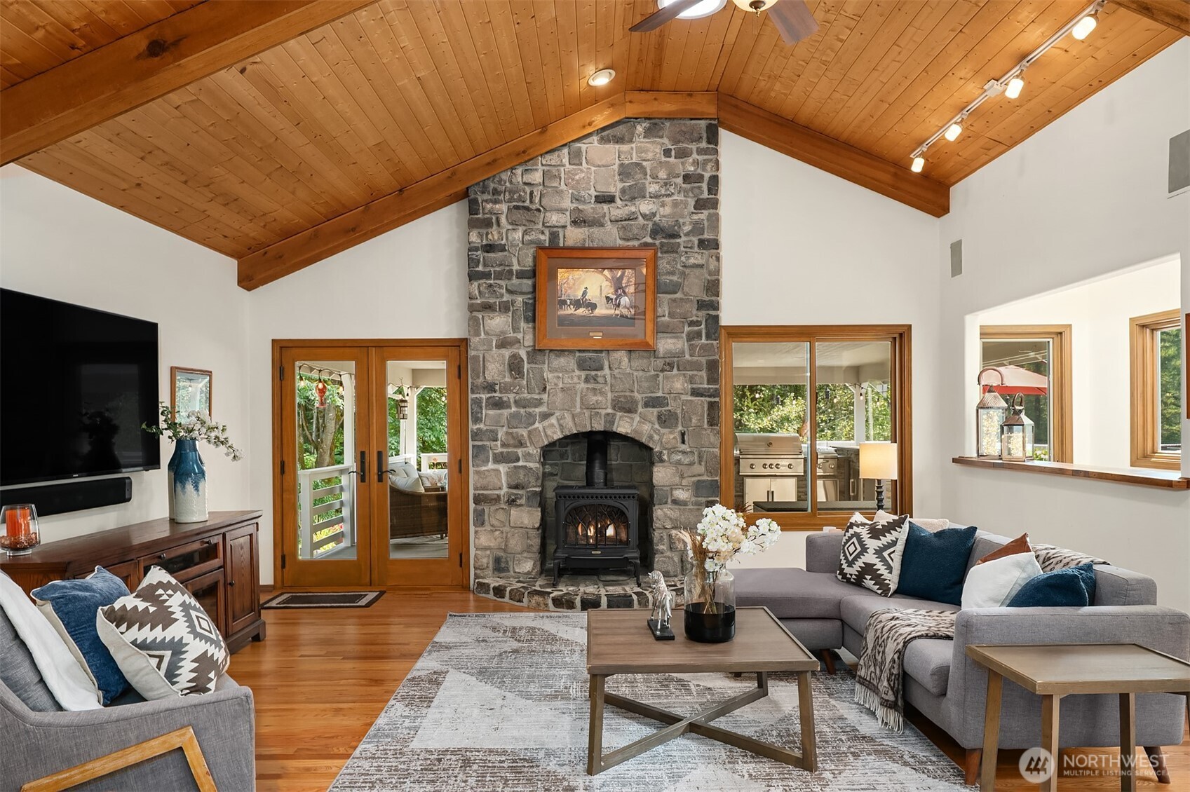 property viewer photo 9