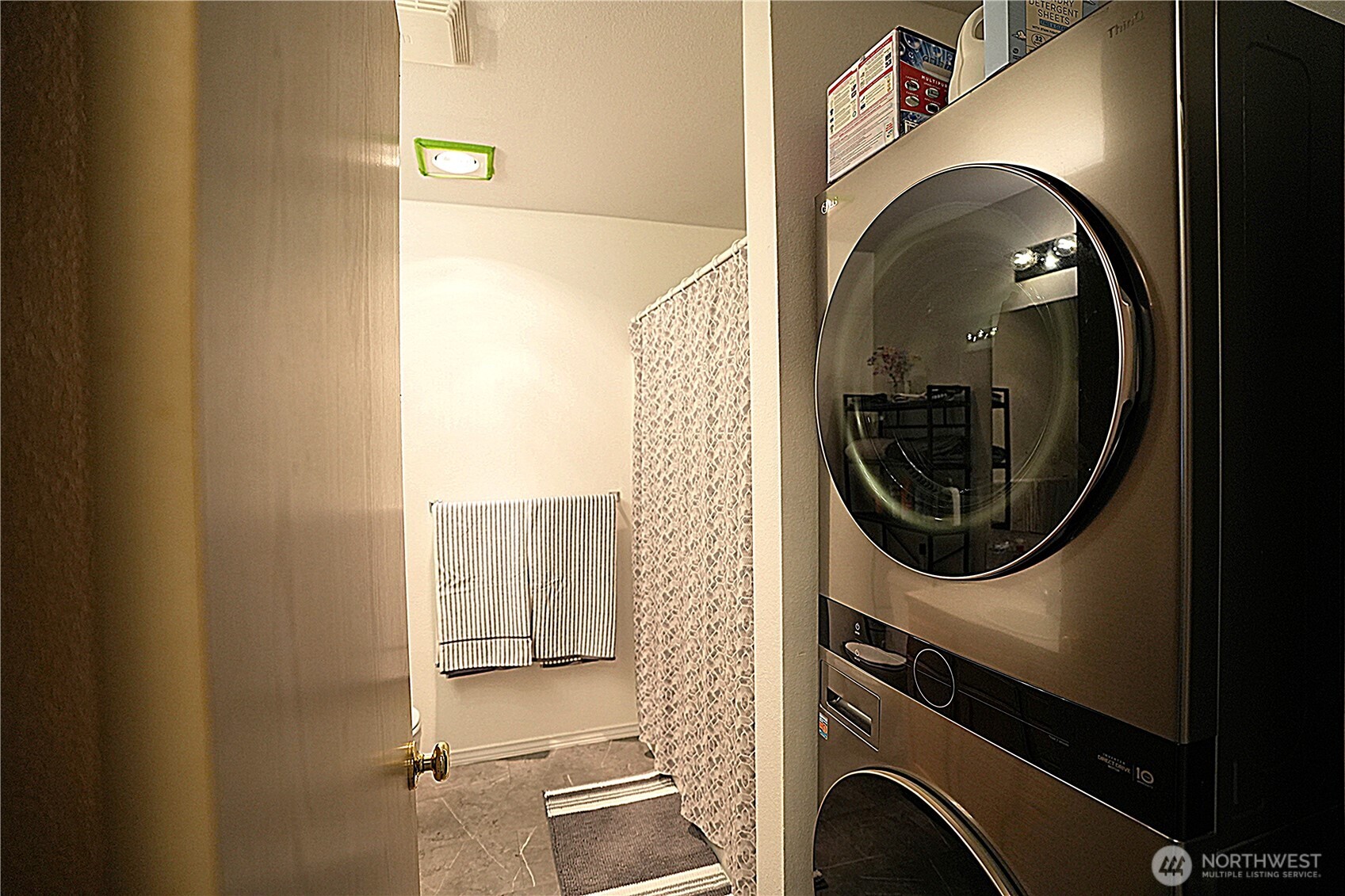 property viewer photo 16
