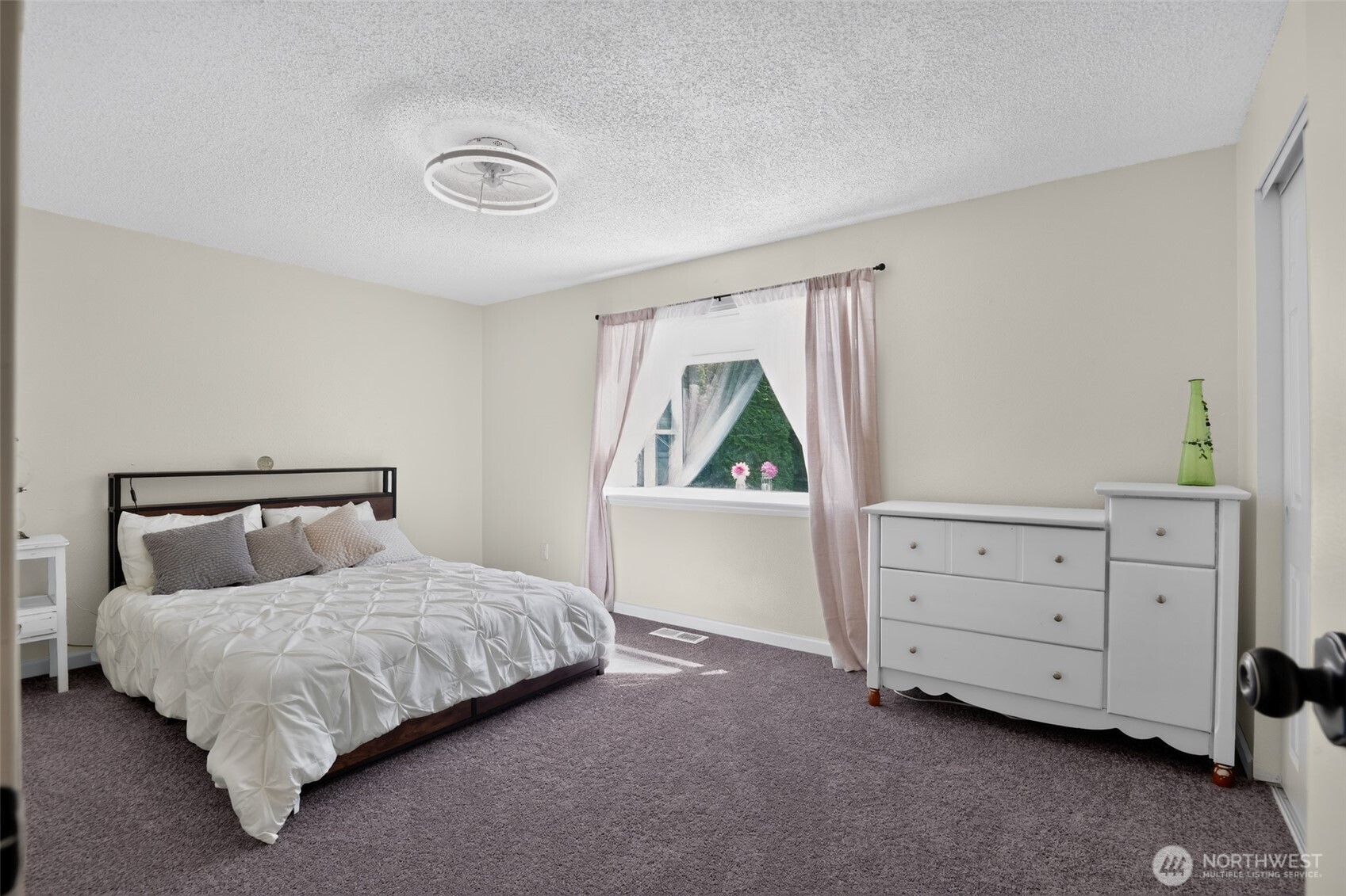 property viewer photo 16