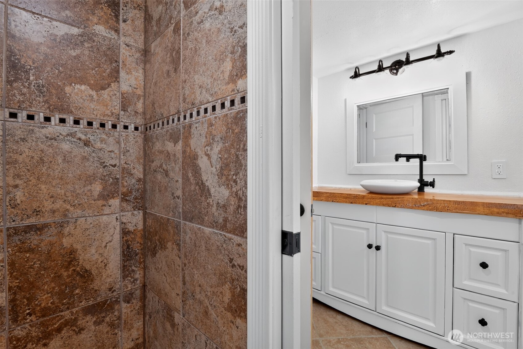 property viewer photo 24