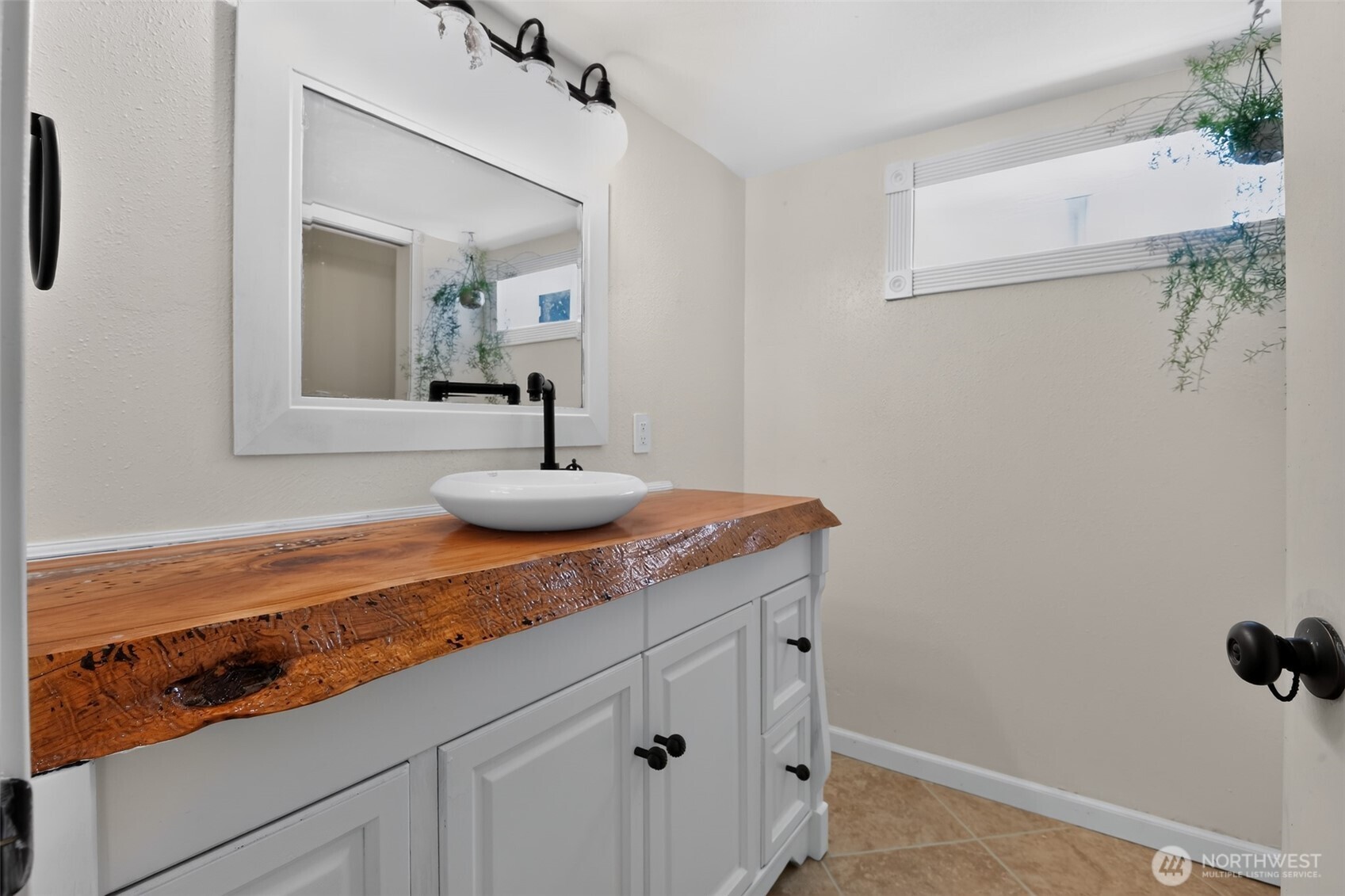 property viewer photo 25