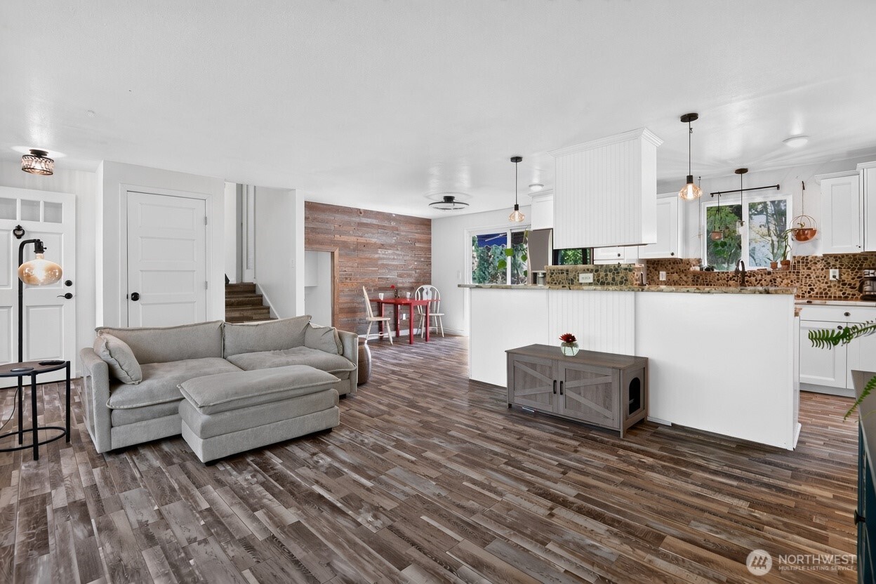 property viewer photo 3
