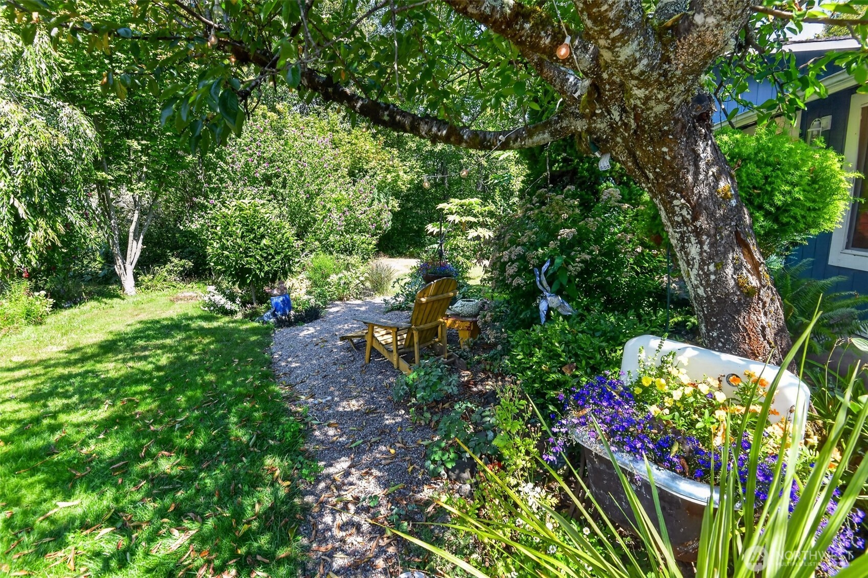 property viewer photo 36