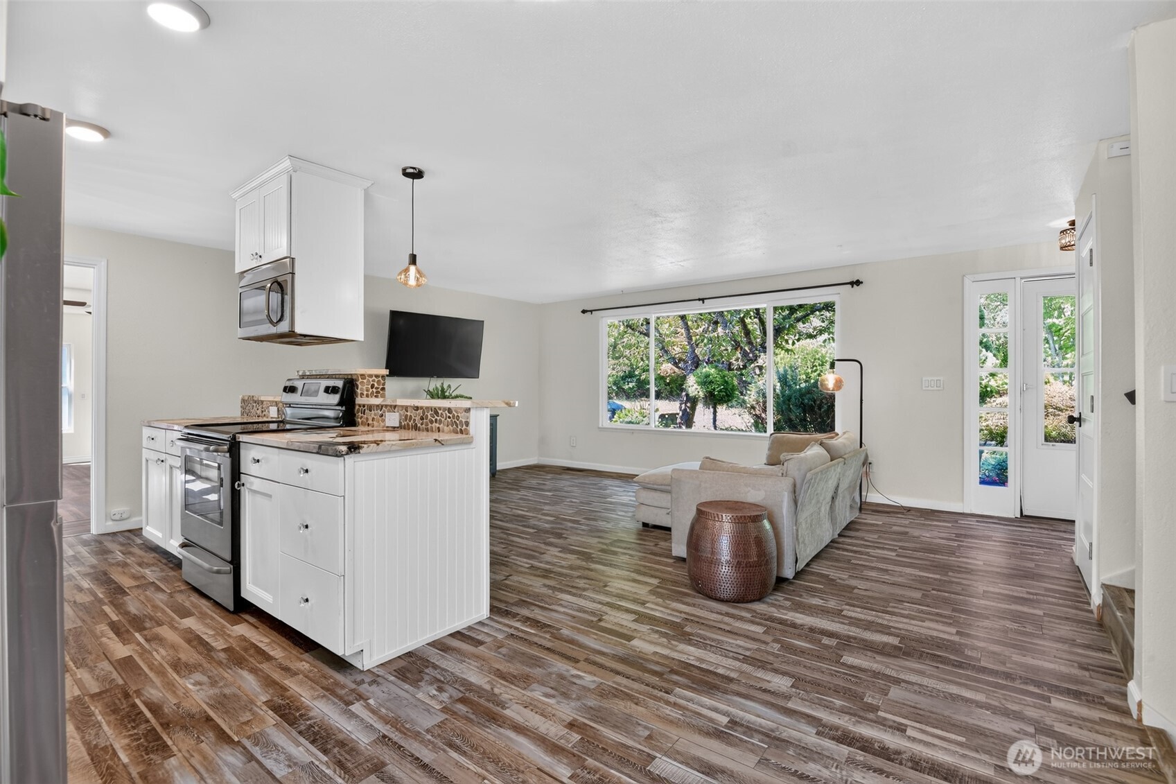 property viewer photo 5
