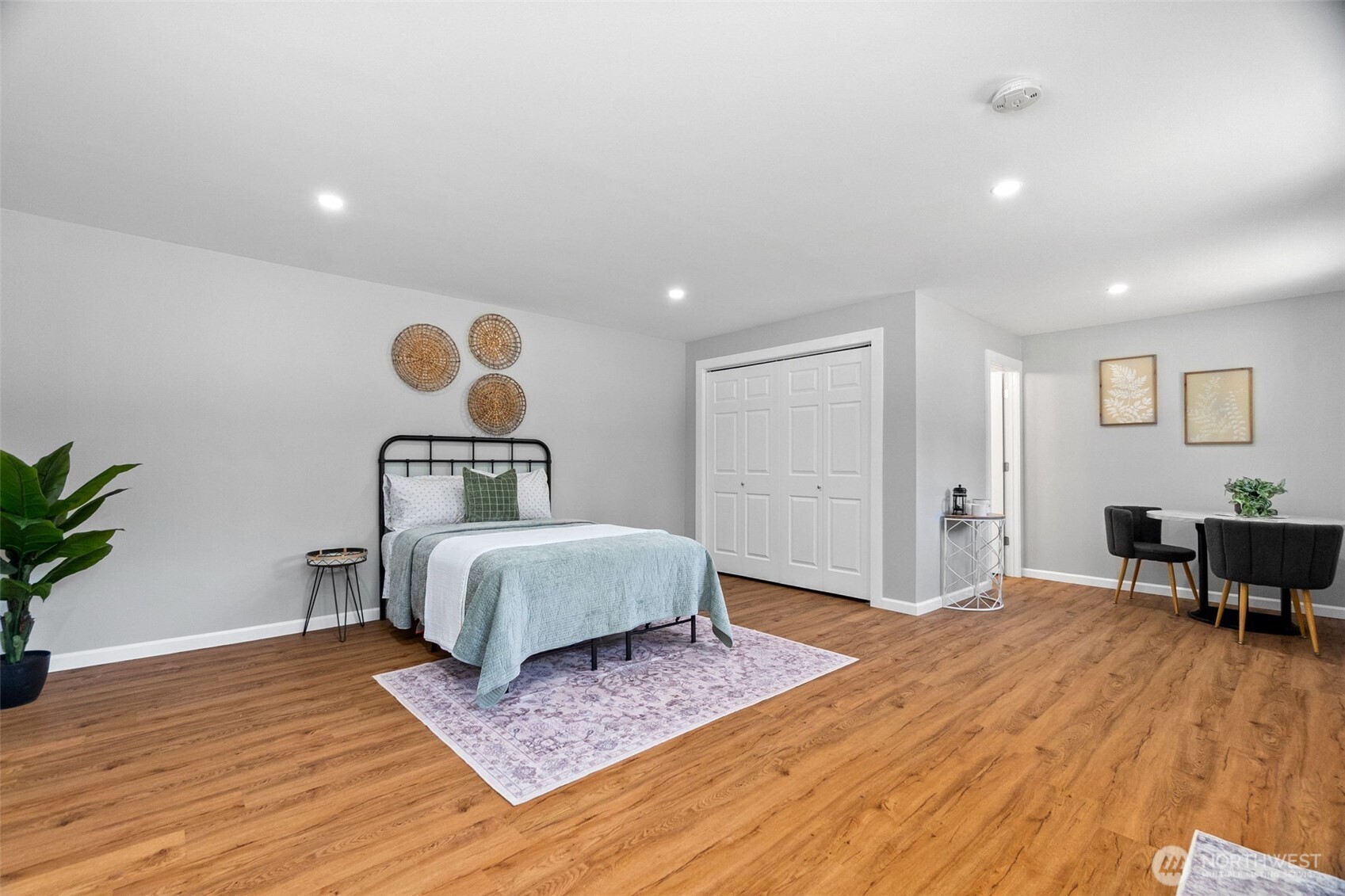 property viewer photo 30
