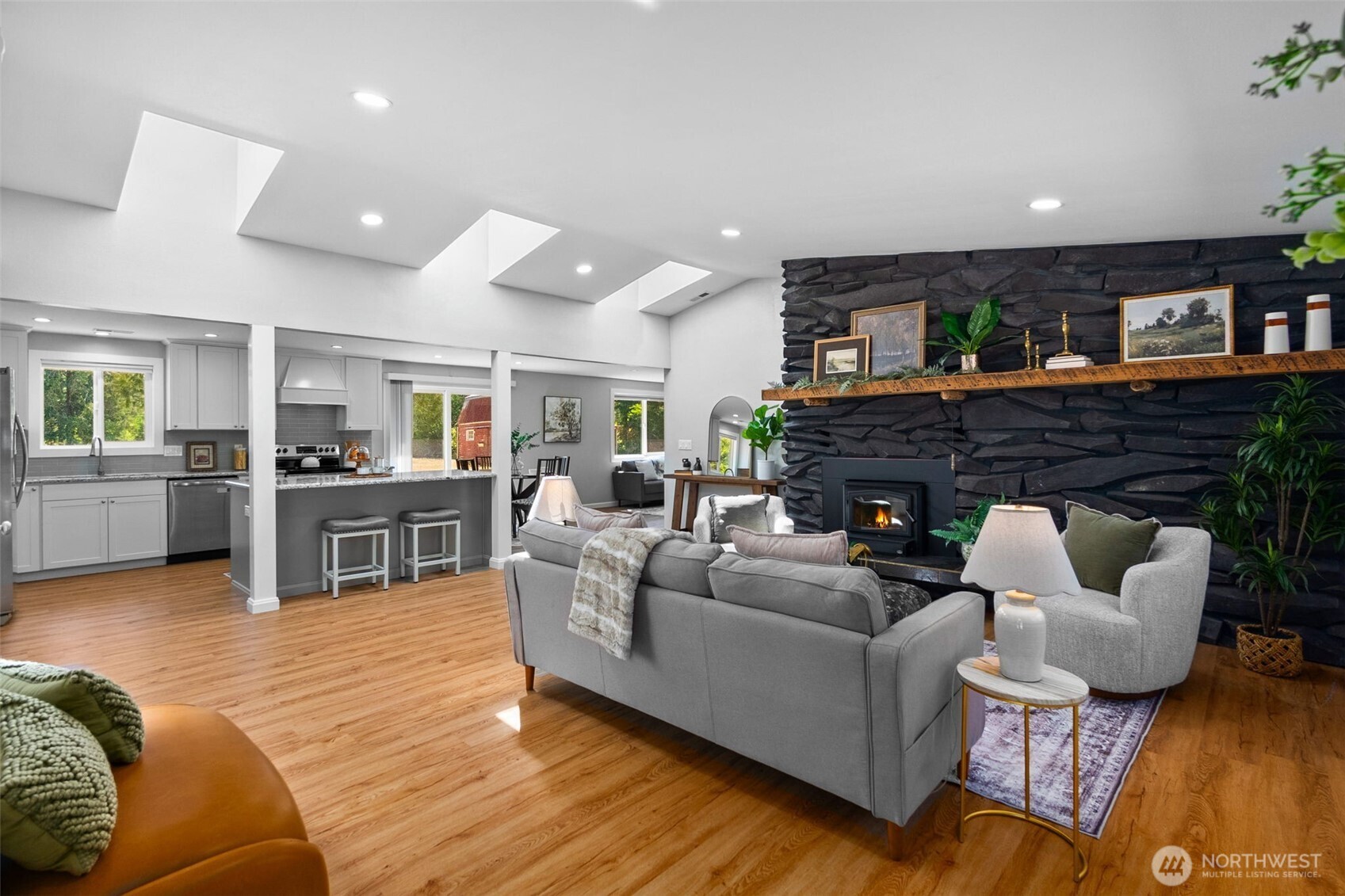 property viewer photo 5