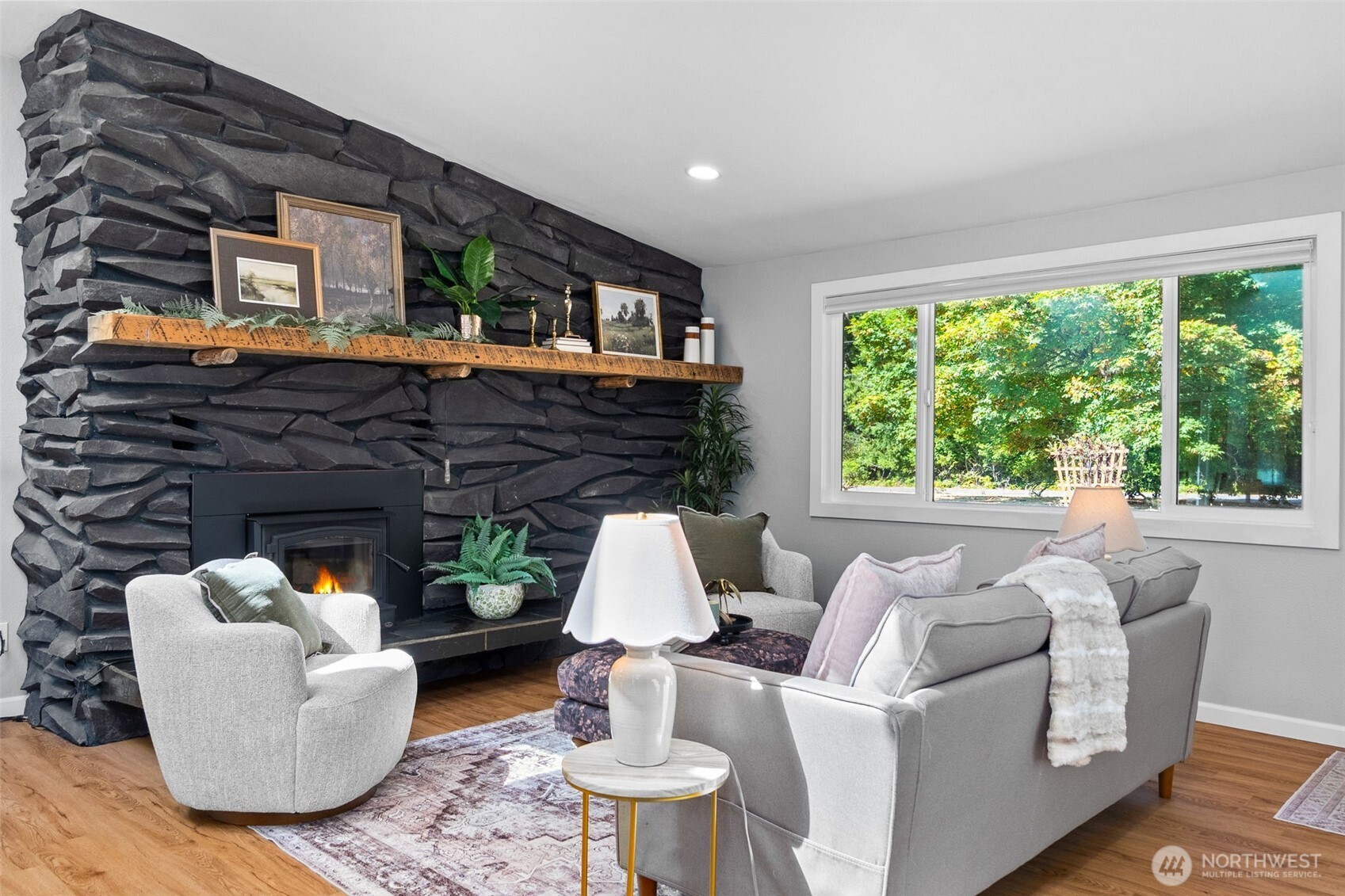 property viewer photo 6