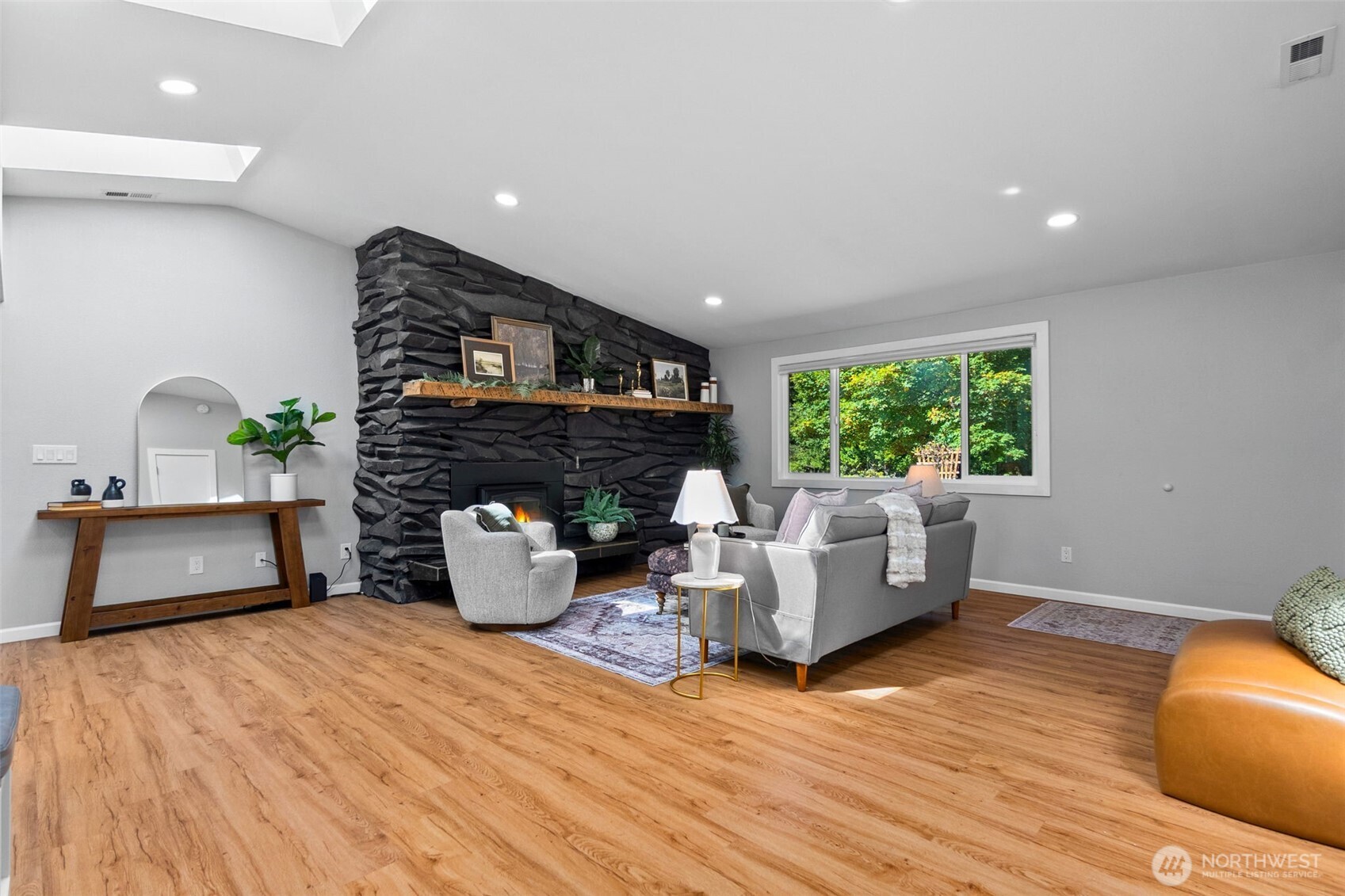 property viewer photo 7