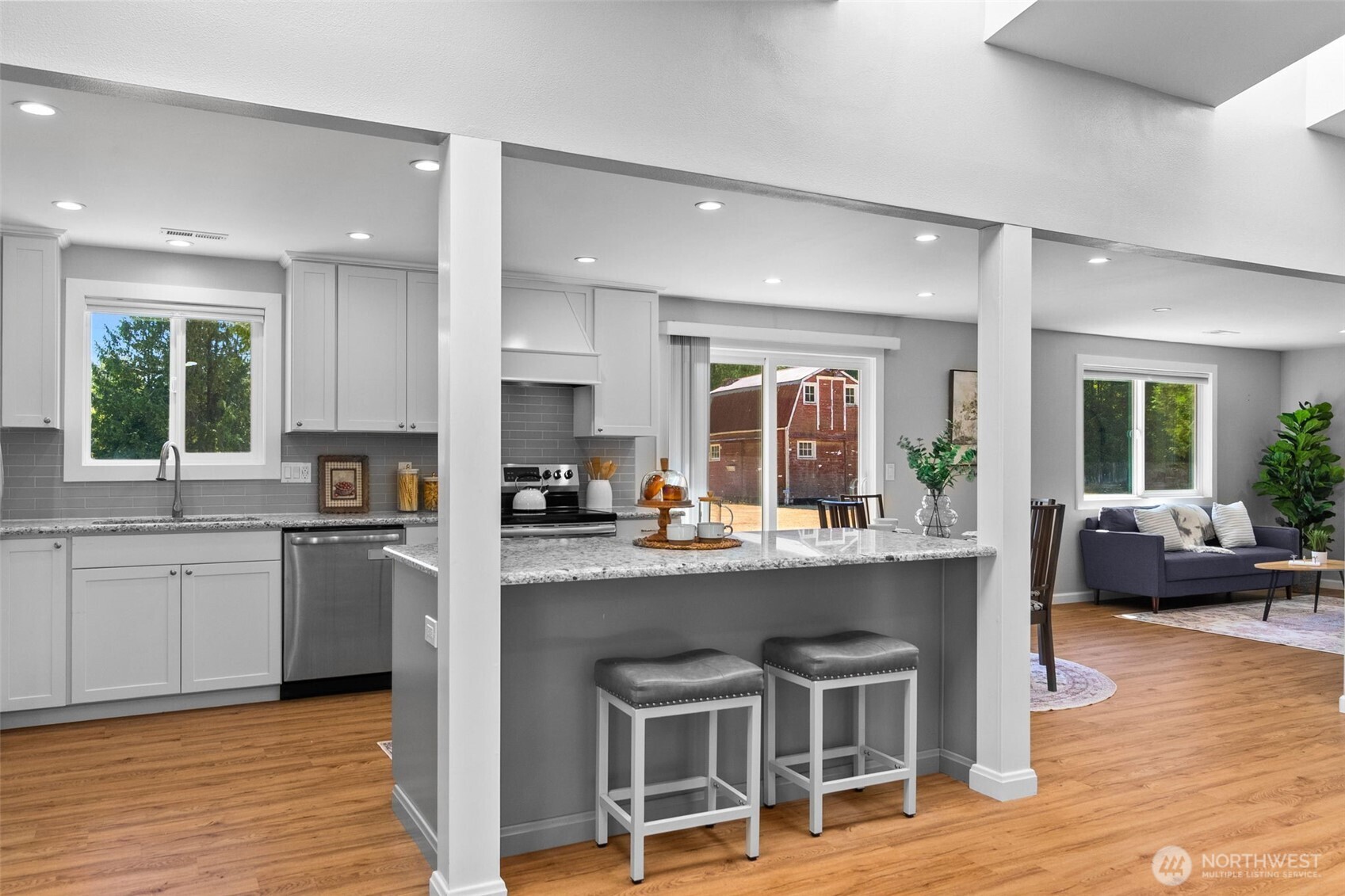 property viewer photo 9