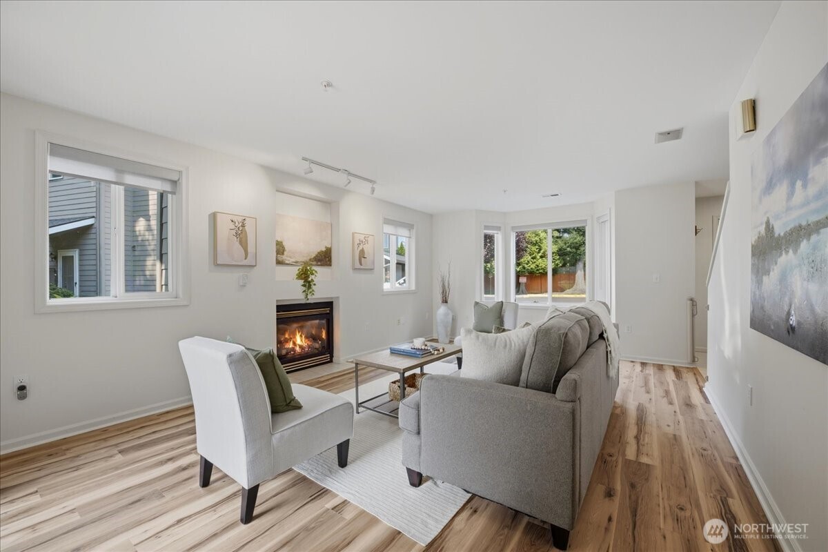 property viewer photo 3