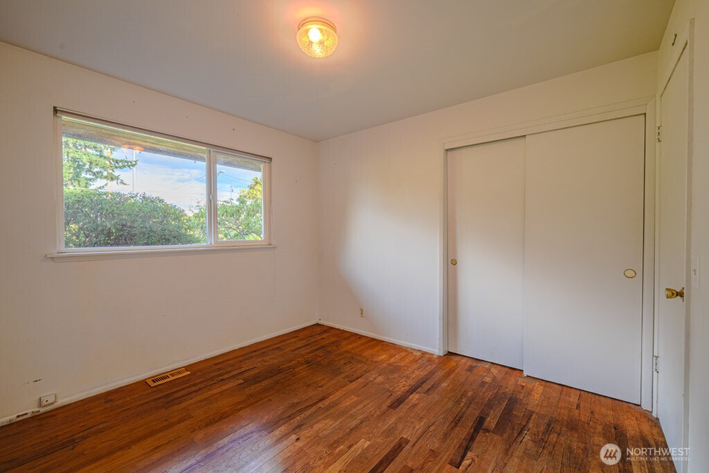 property viewer photo 16