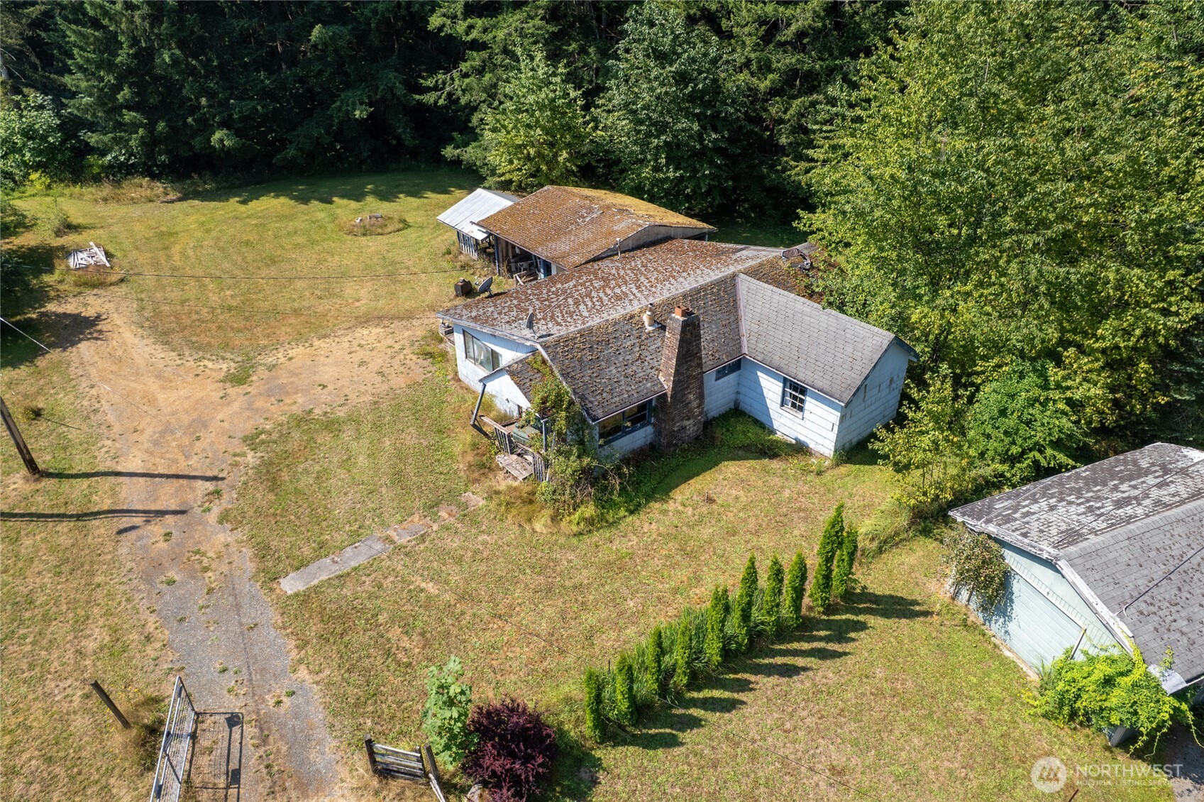 main property photo 33