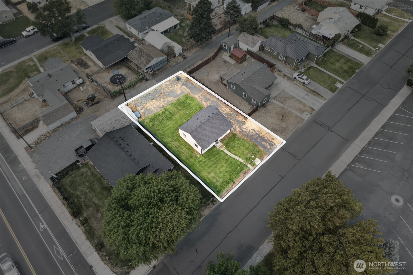 main property photo 29