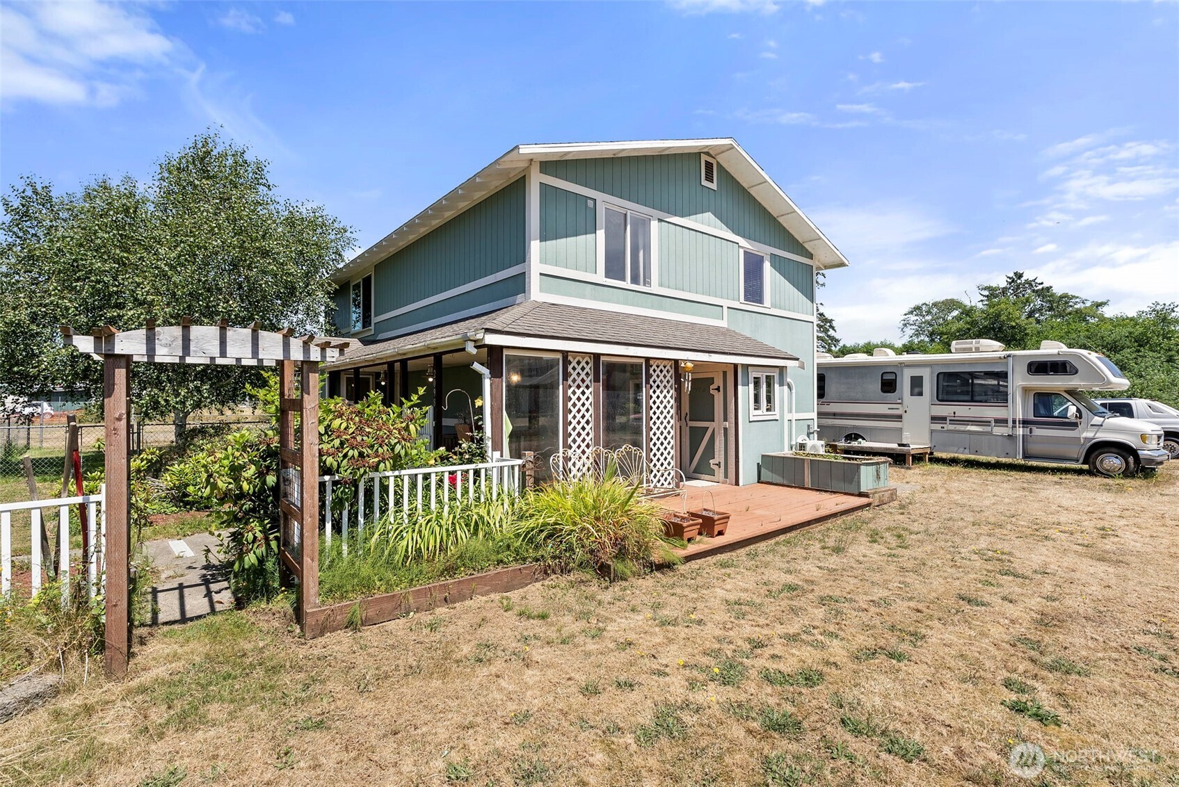 2098 State Route 105, Grayland, WA 98547