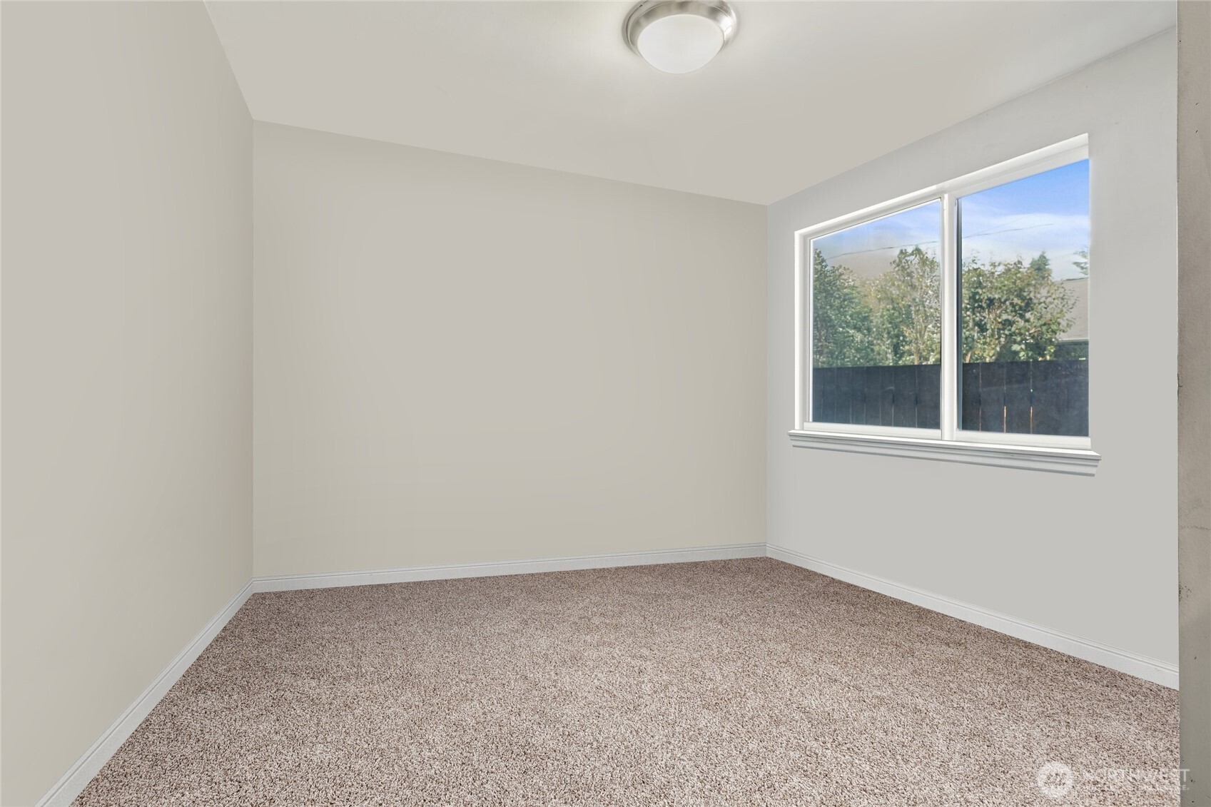 property viewer photo 18