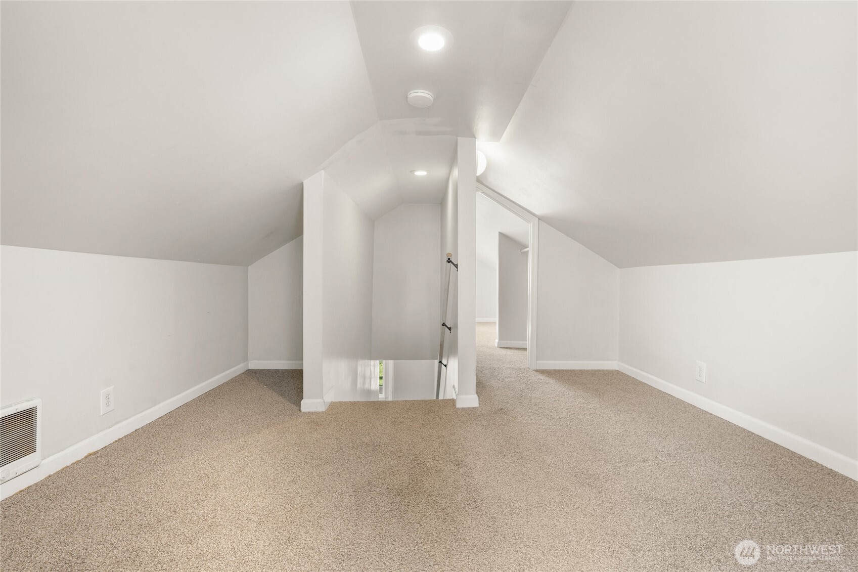 property viewer photo 23