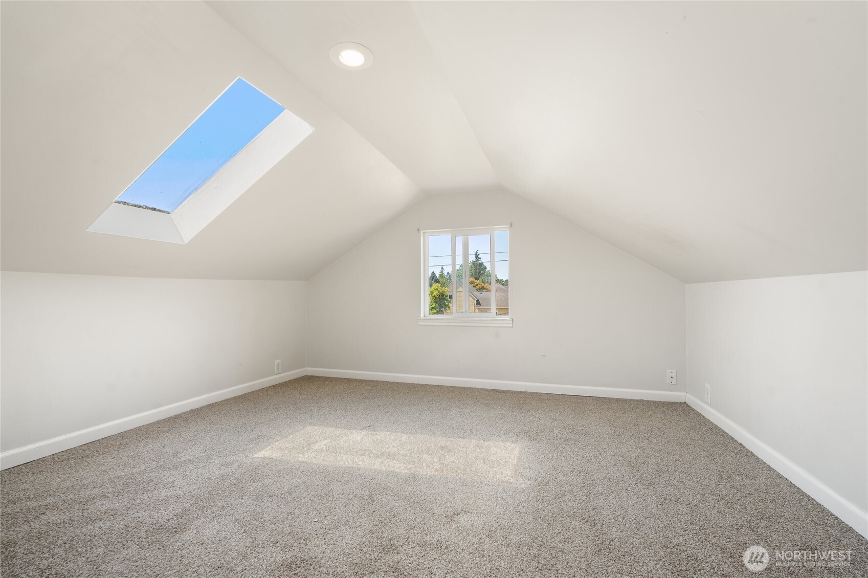 property viewer photo 24