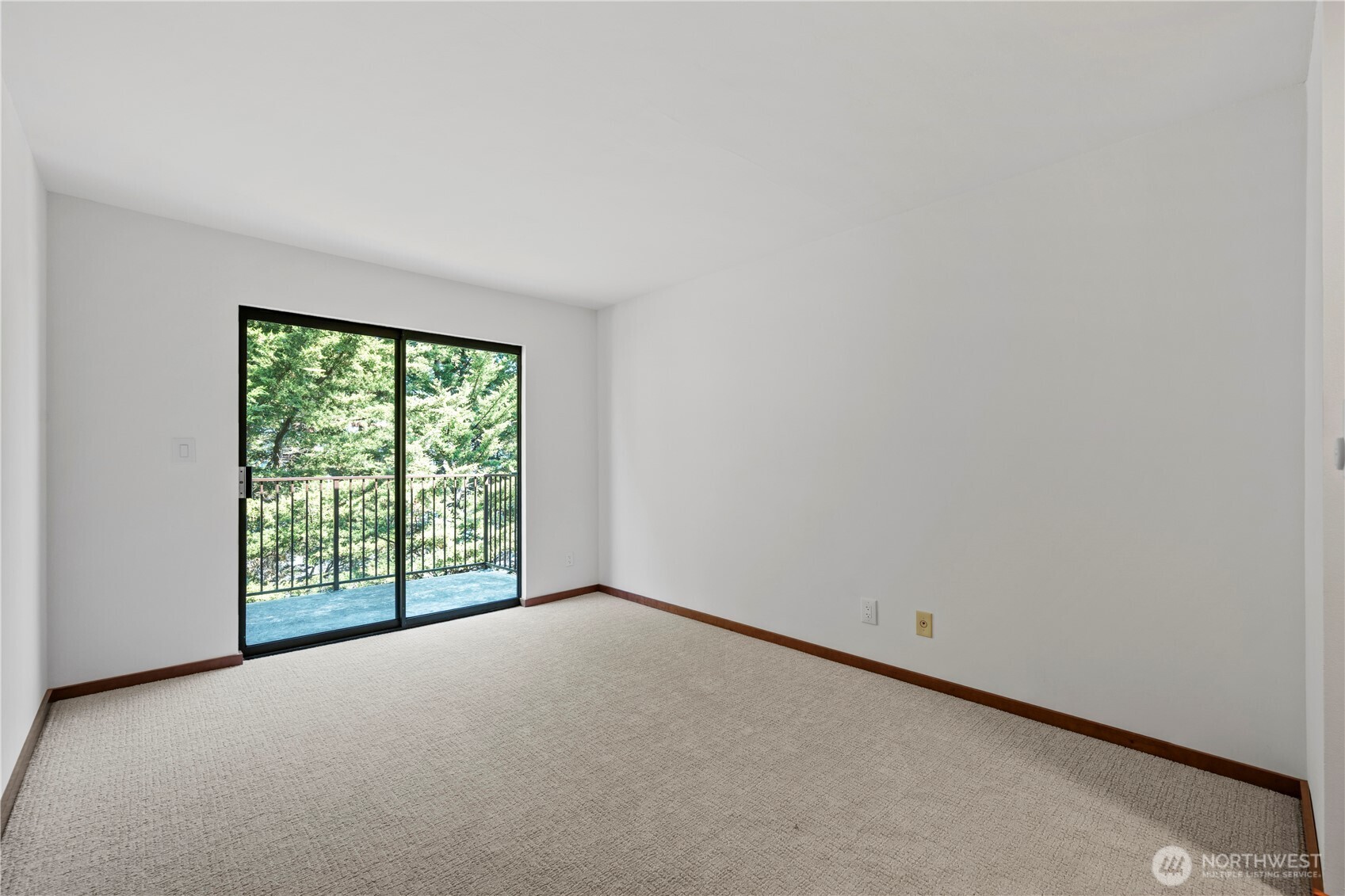 property viewer photo 12