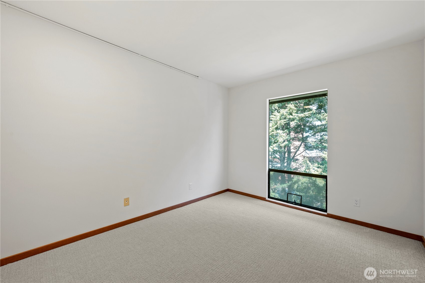 property viewer photo 15