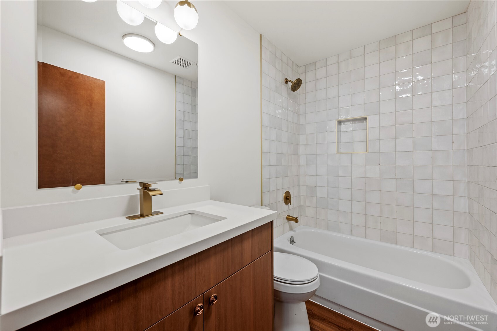 property viewer photo 16