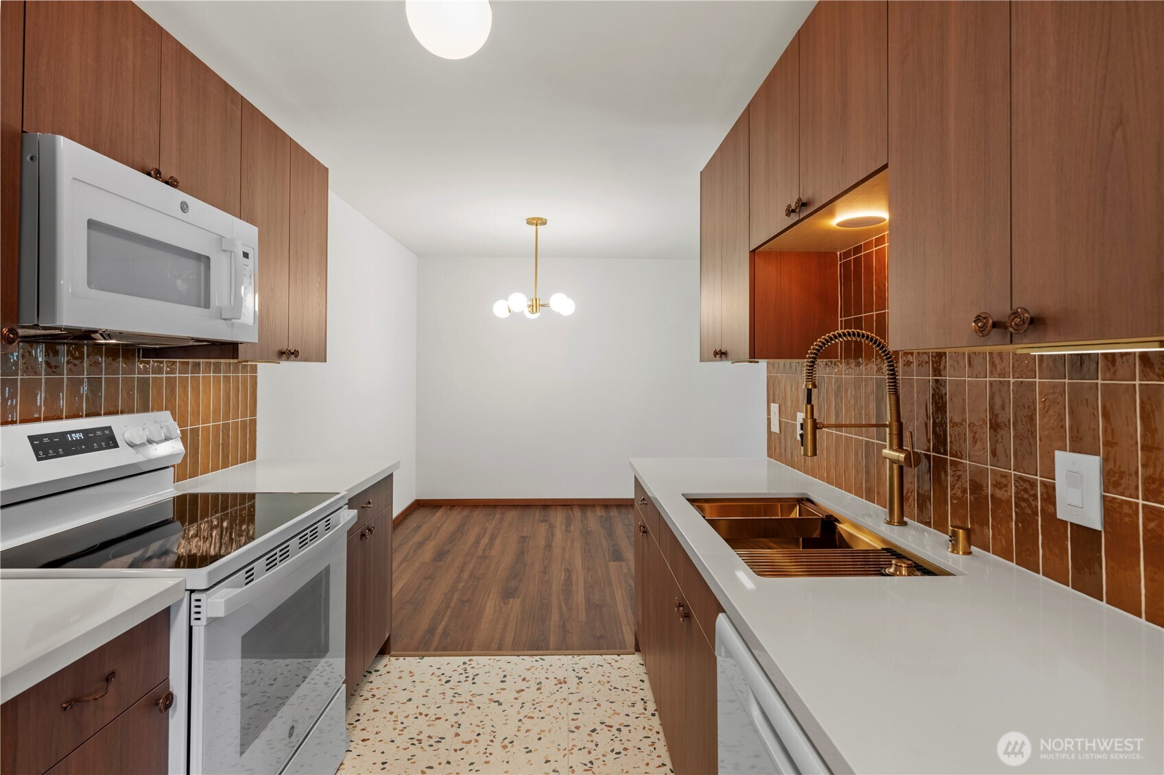property viewer photo 7