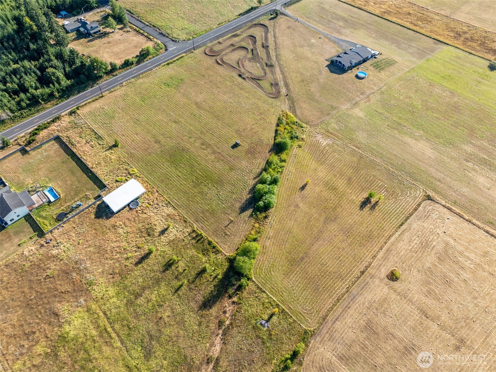 main property photo 12