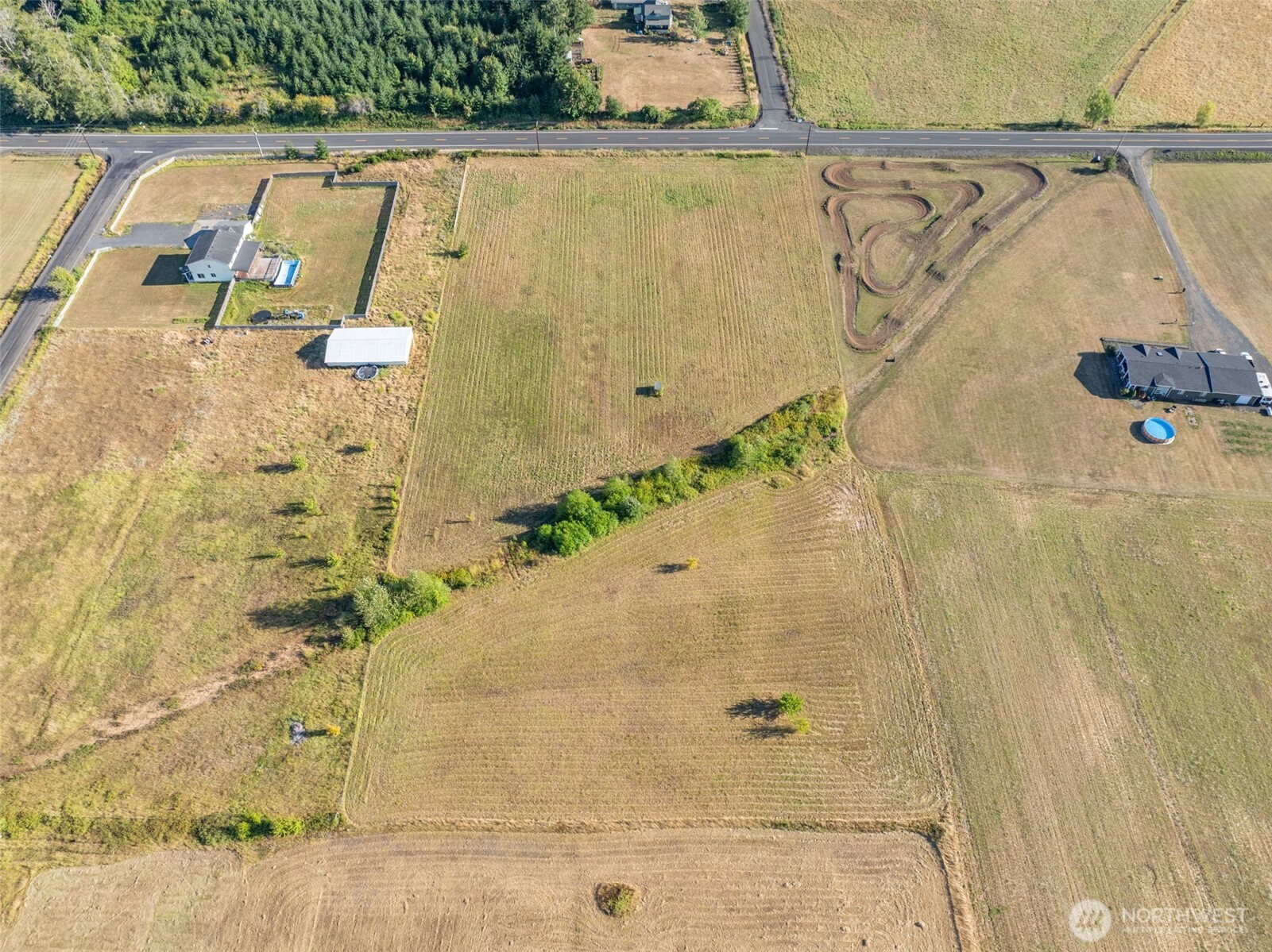 main property photo 13
