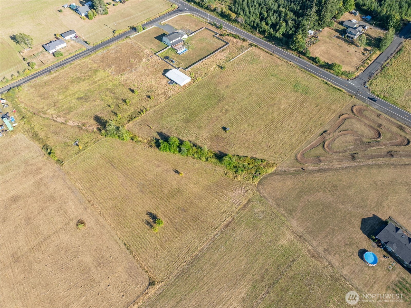 main property photo 14
