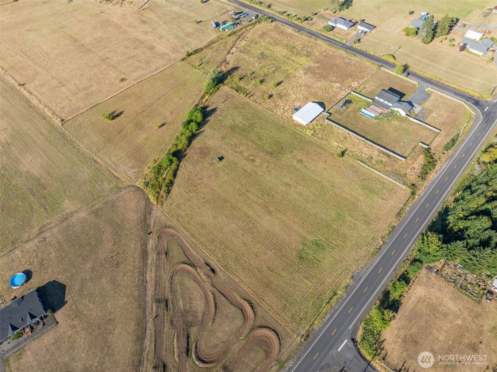 main property photo 15