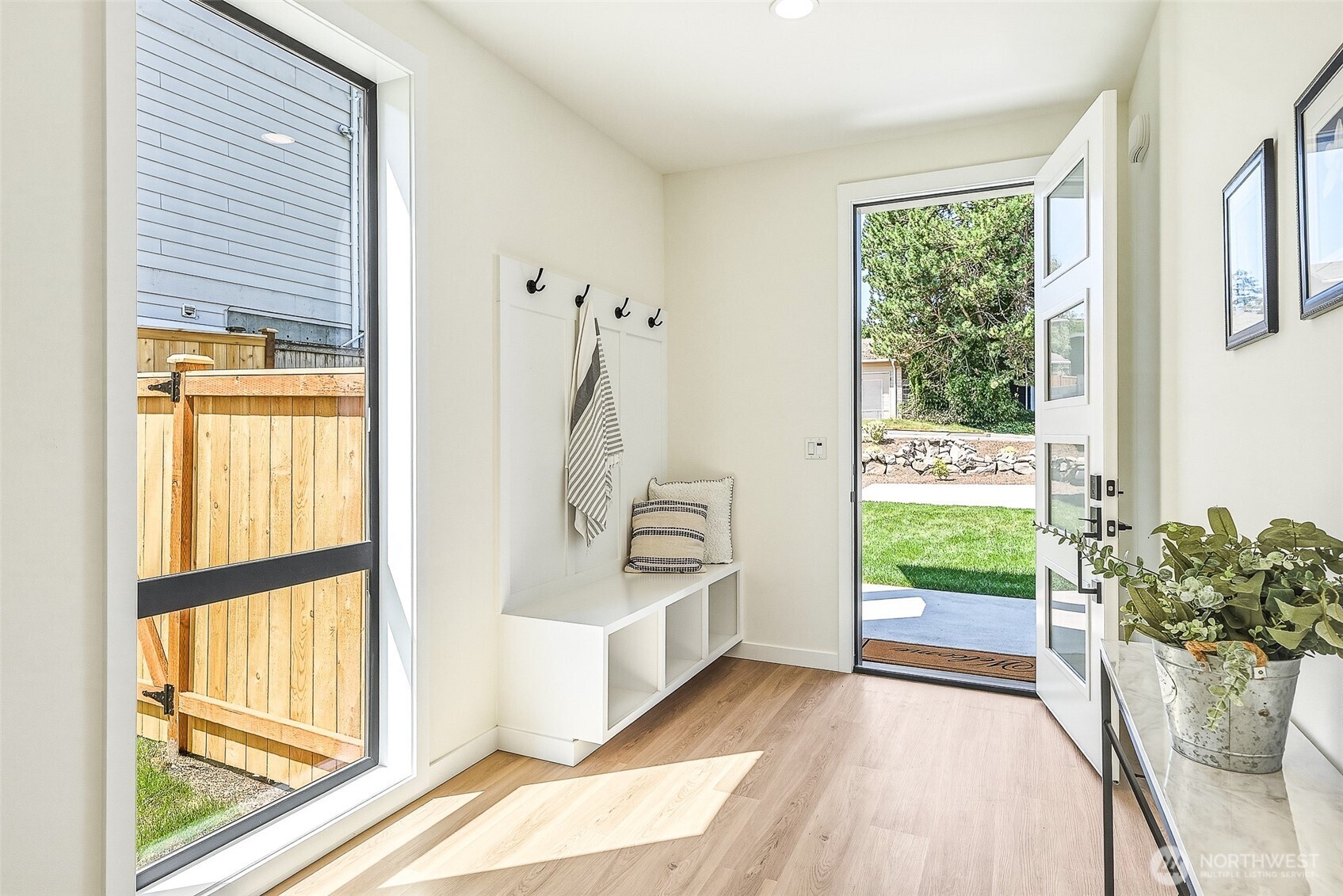 property viewer photo 3
