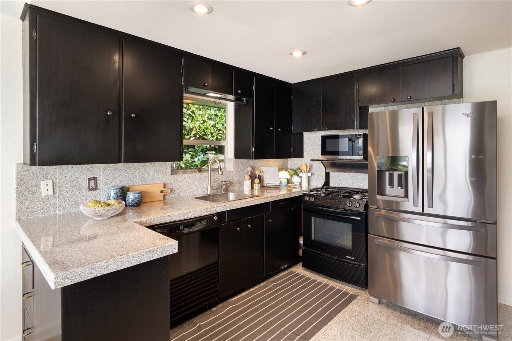 property viewer photo 15