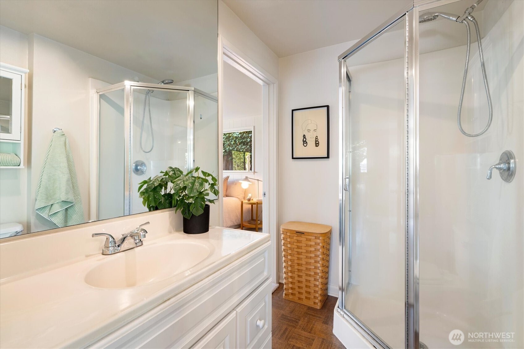 property viewer photo 25