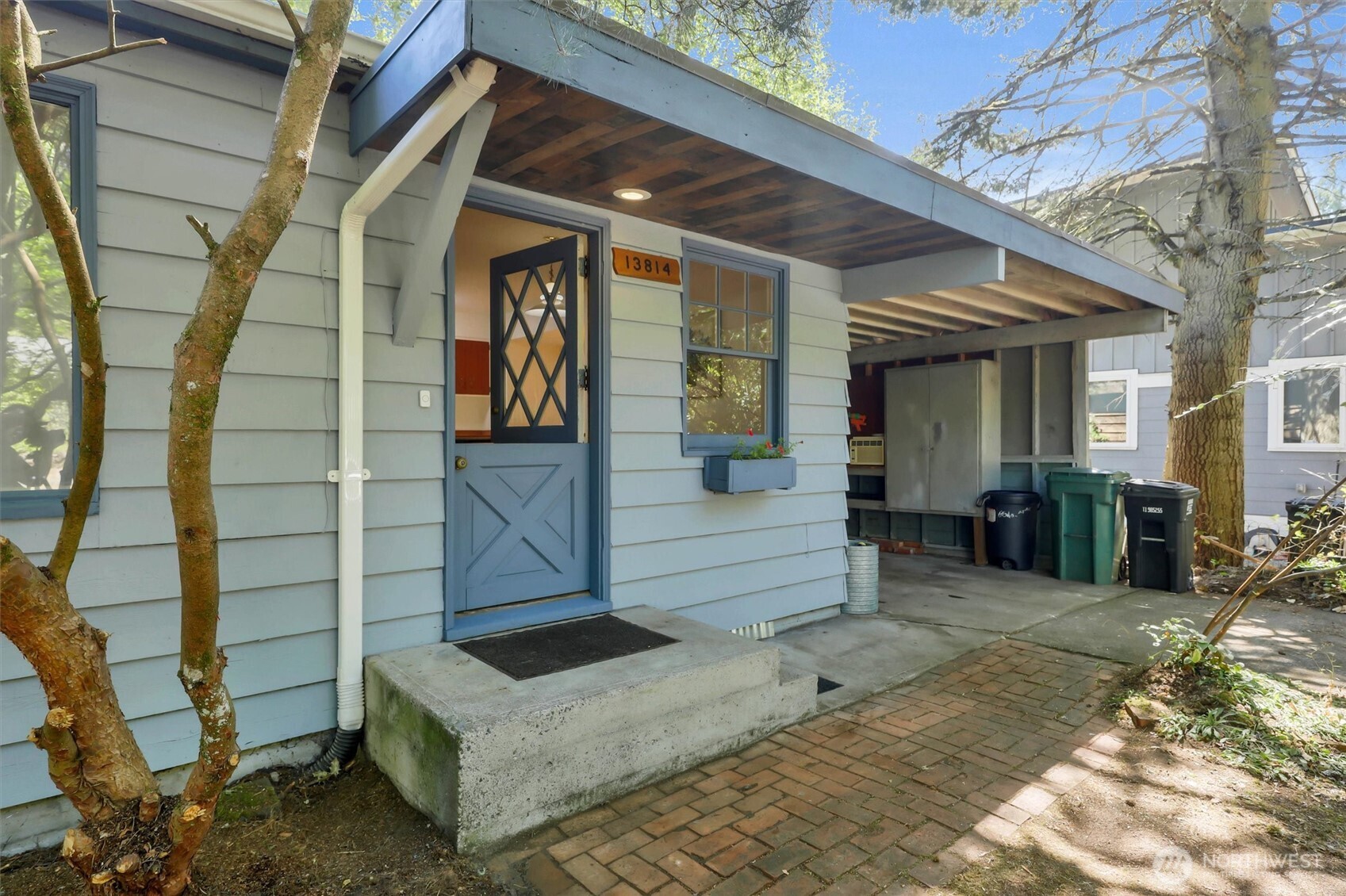 main property photo 18