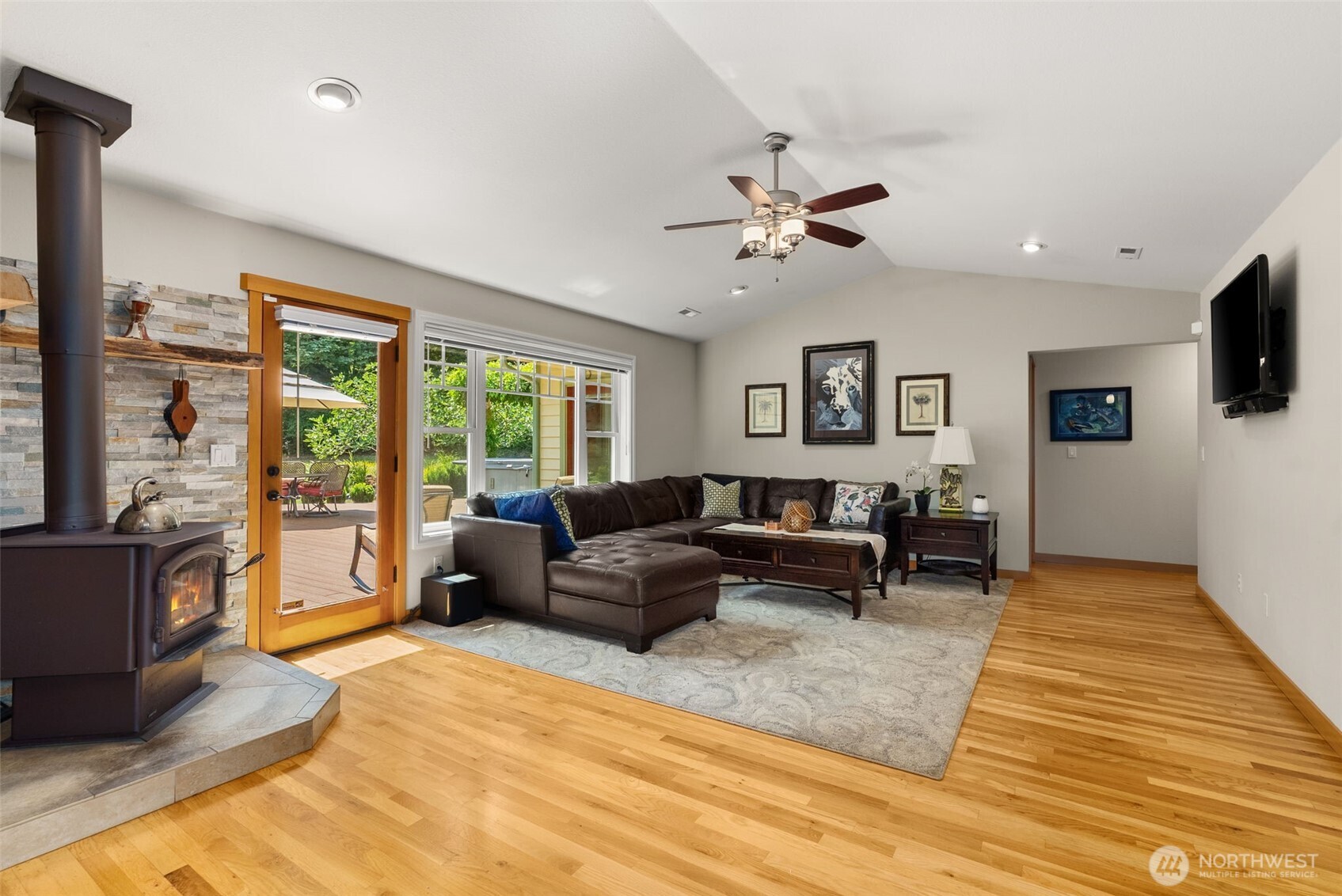 property viewer photo 11