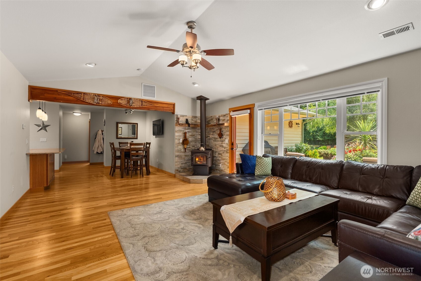property viewer photo 12
