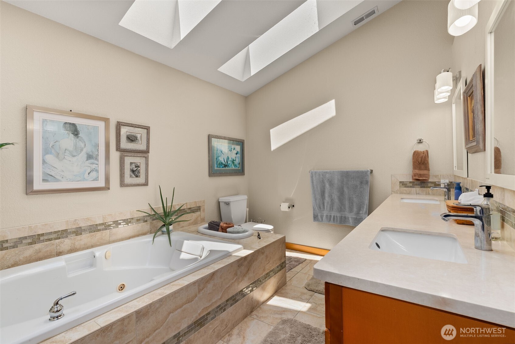 property viewer photo 16
