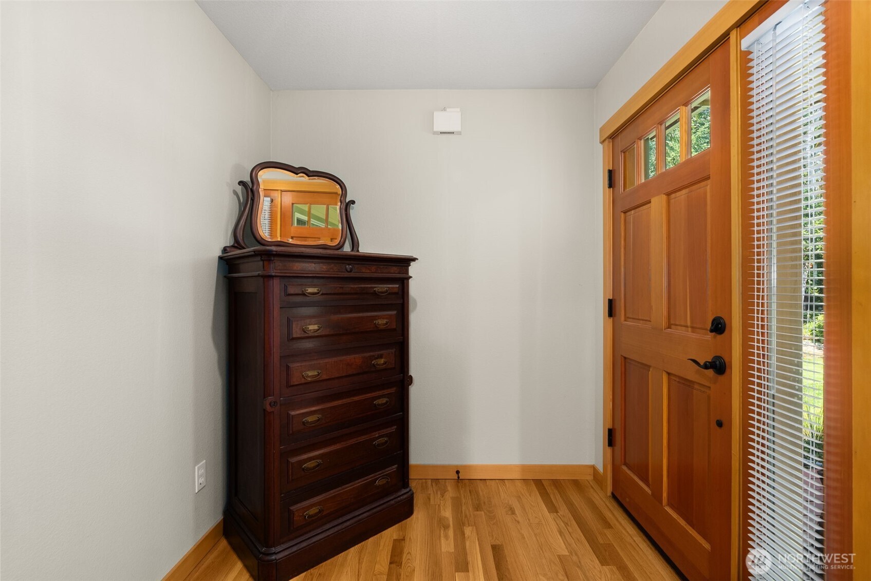 property viewer photo 3