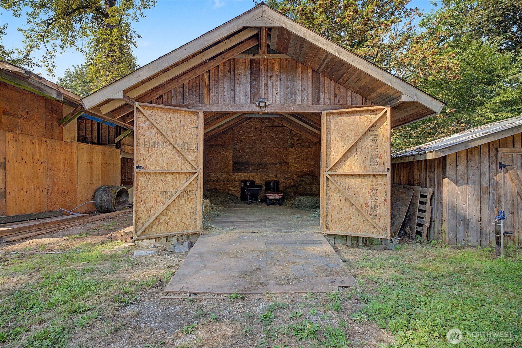 main property photo 11