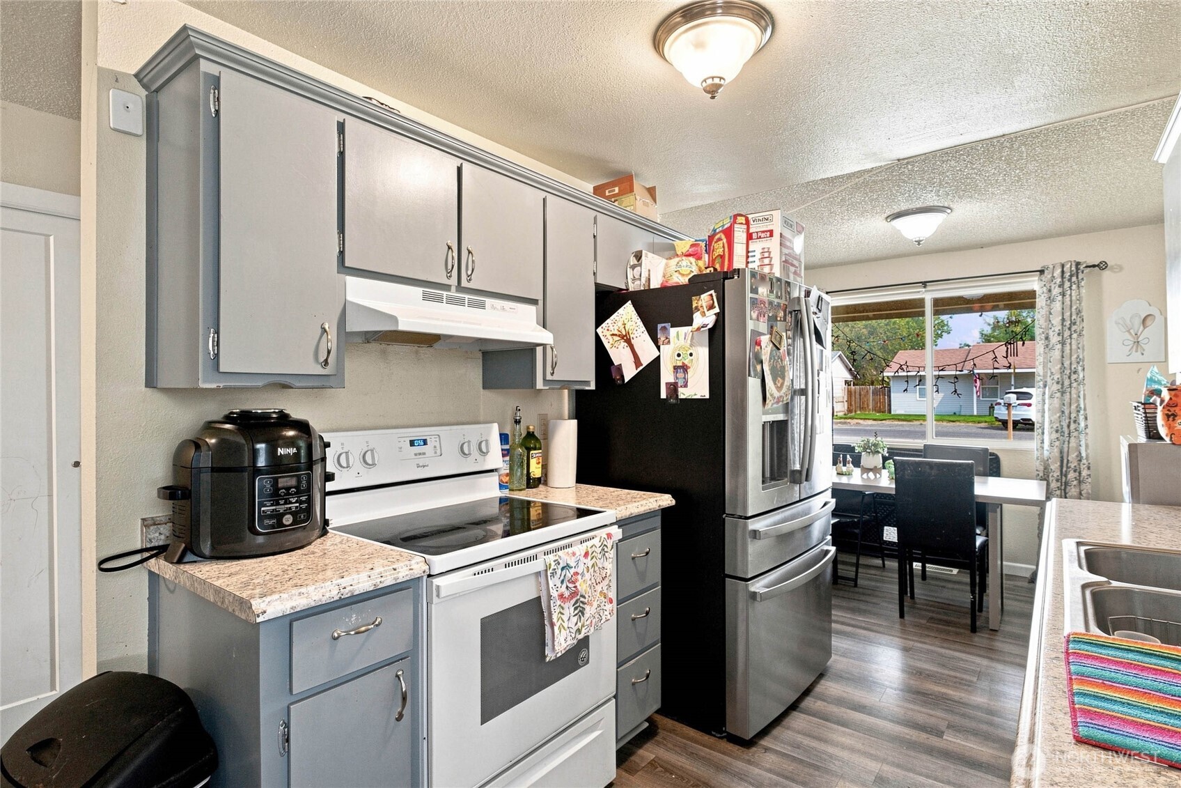 property viewer photo 7