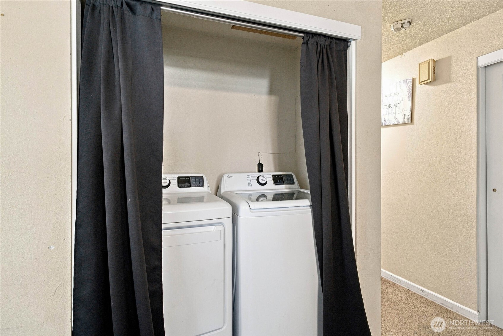 property viewer photo 9