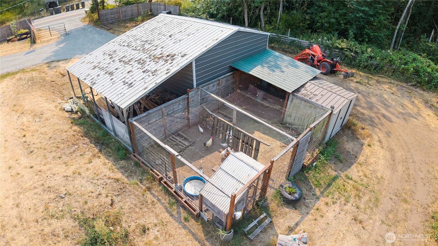 main property photo 19