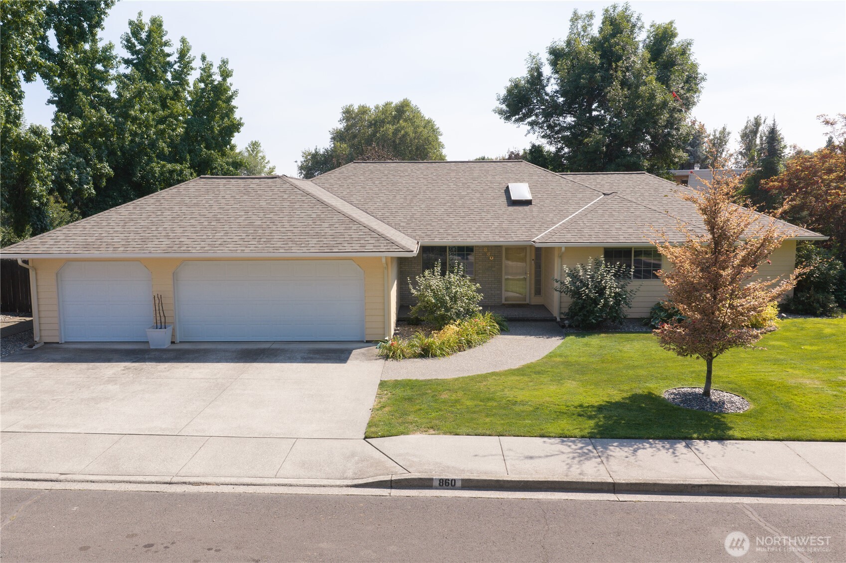 main property photo 0
