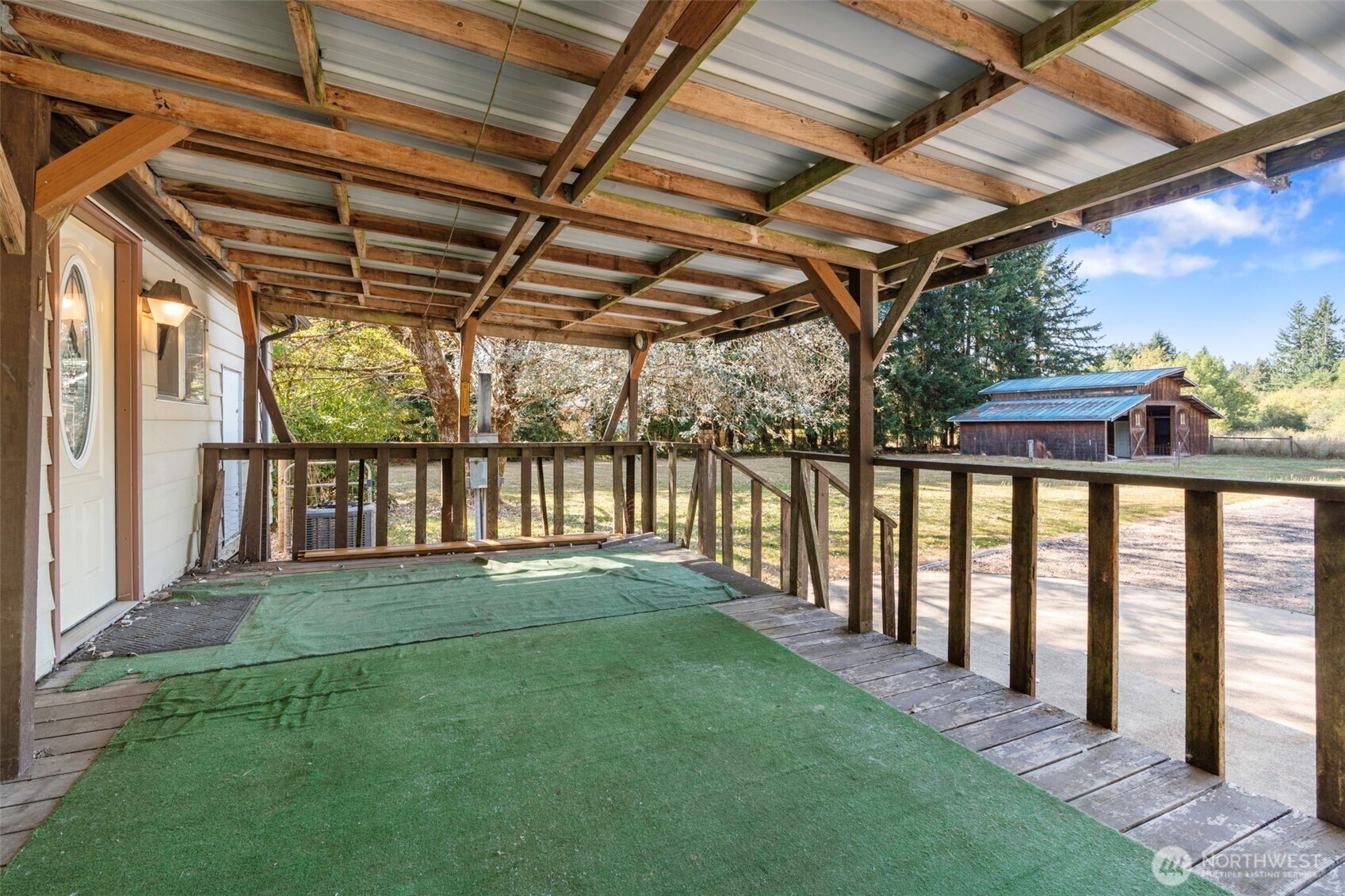 main property photo 28