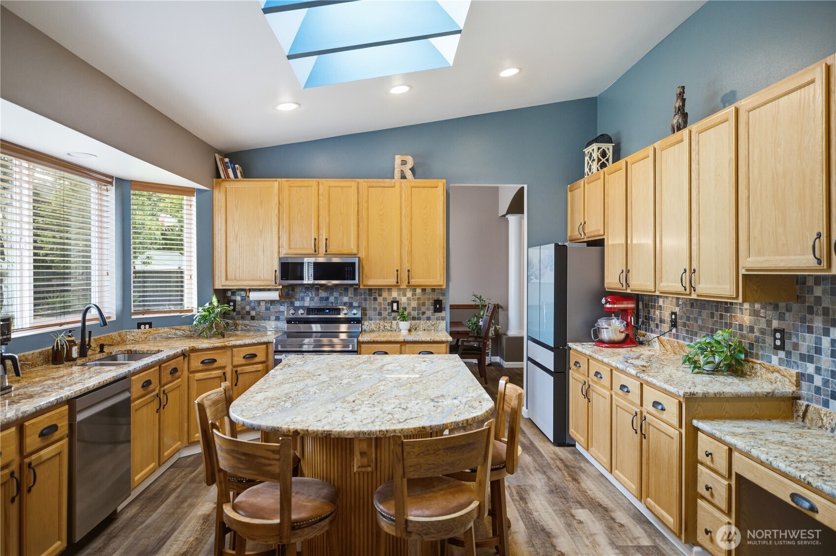 main property photo 13