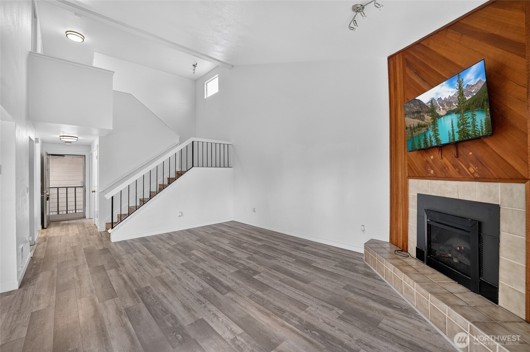 property viewer photo 12
