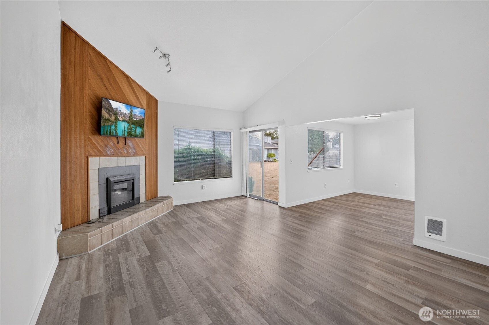 property viewer photo 13