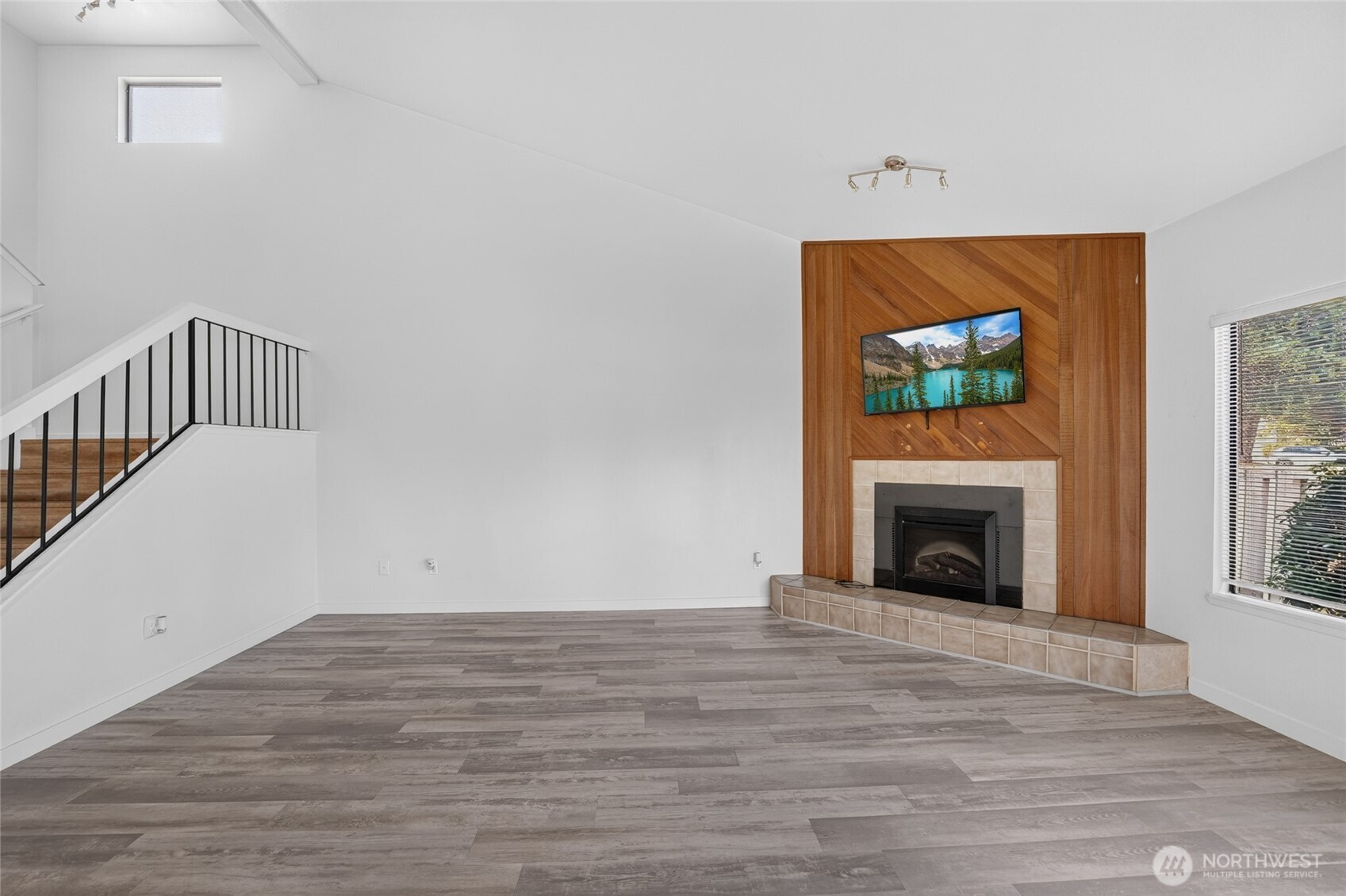property viewer photo 14