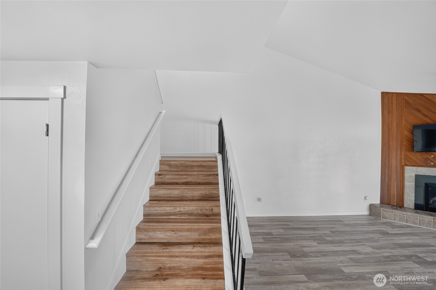 property viewer photo 18