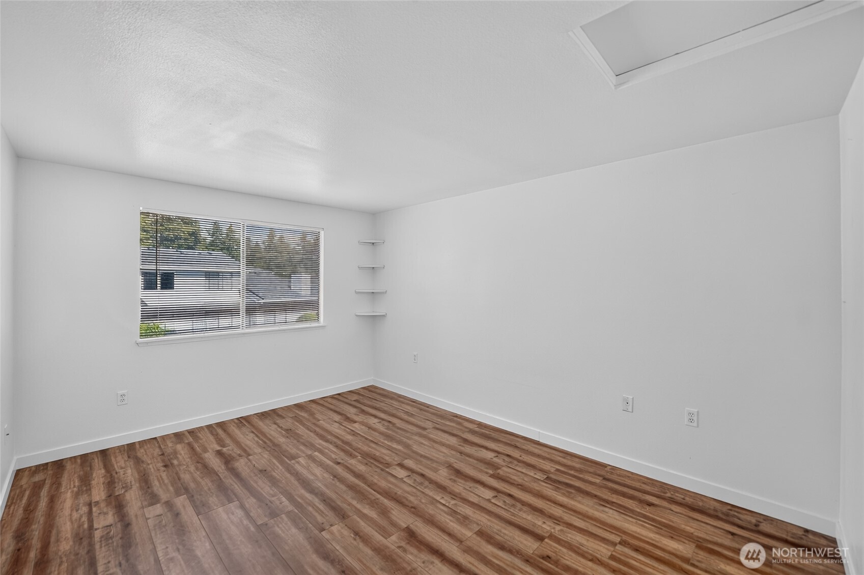 property viewer photo 20